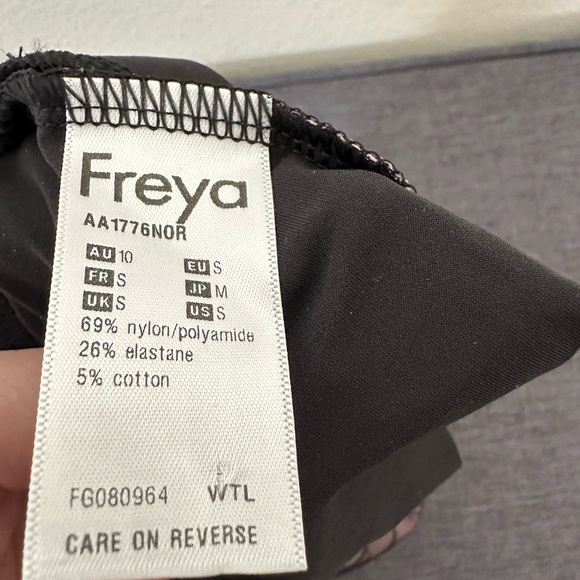 FREYA Deco Darling Black Lace Floral Garter Belt and Panty Set with bows & gem - Picture 11 of 12